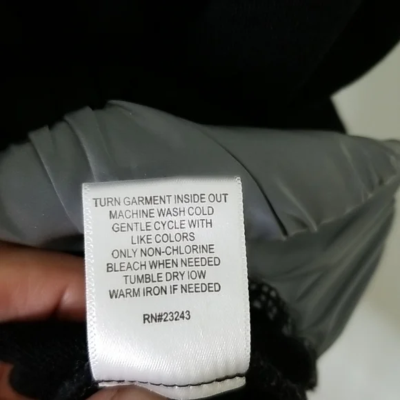 Black, crop, hooded, I am a warrior top - Picture 10 of 13